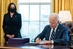 https://finanzasdomesticas.com/plan-de-estimulo-joe-biden-aprobado/